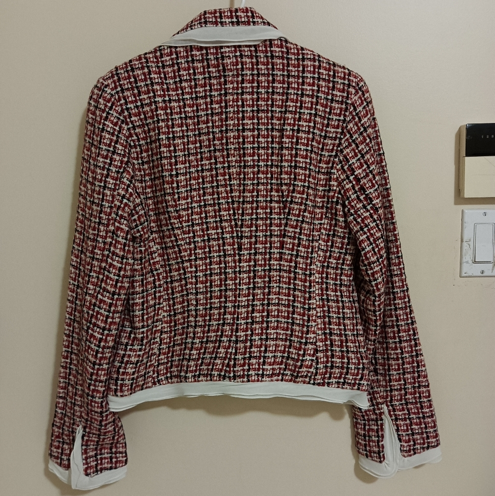 Blazer - Picture 2 of 8